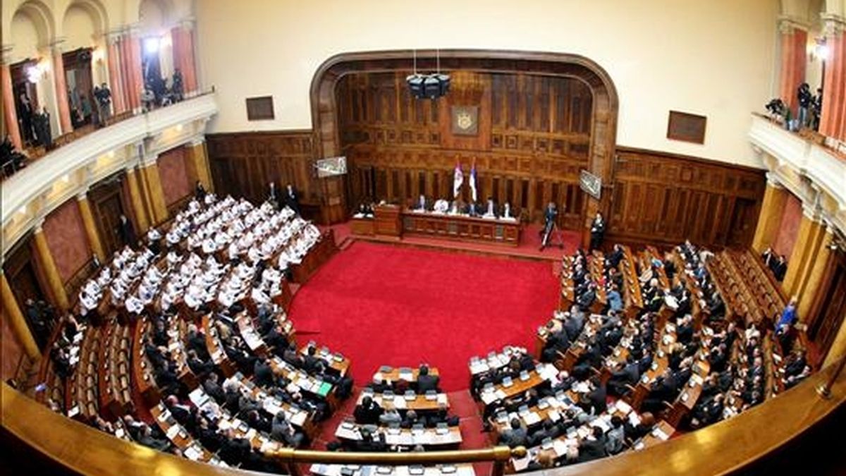 El Parlamento serbio apoyó hoy la determinación del Gobierno de rechazar la autoproclamada independencia de Kosovo. EFE/Archivo