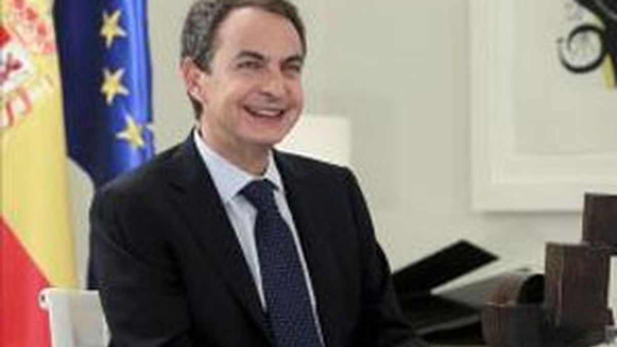 El presidente del Gobierno, José Luis Rodríguez Zapatero, durante la entrevista que ha concedido. Foto: EFE.