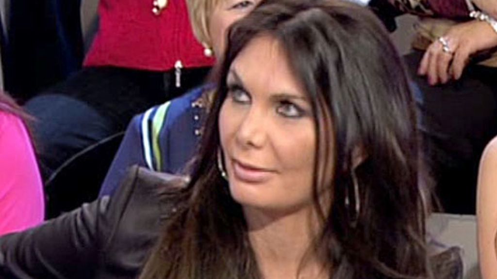 Yola Berrocal y Kiko Hernández bailan juntos un vals