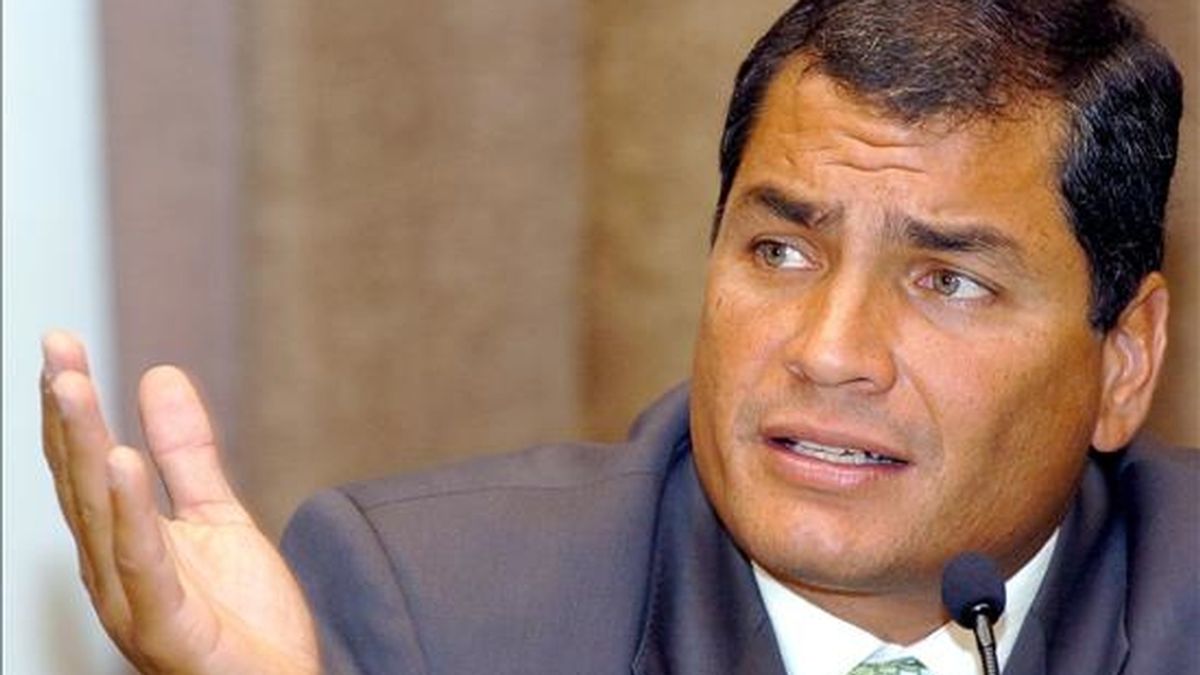 Rafael Correa, que en 2006 era ministro de Economía, apoyó el proceso de anulación del contrato con la petrolera Occidental (Oxy), que administró hasta ese año el campo petrolero de Pañacocha. EFE/Archivo