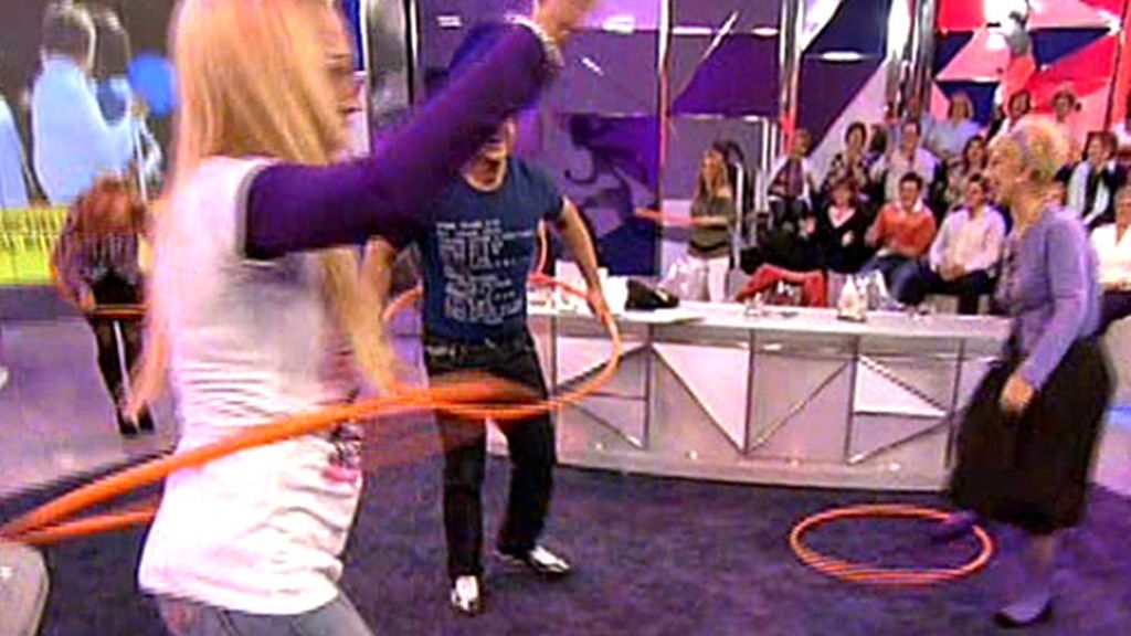 'Sálvame' baila a ritmo de Hula hop