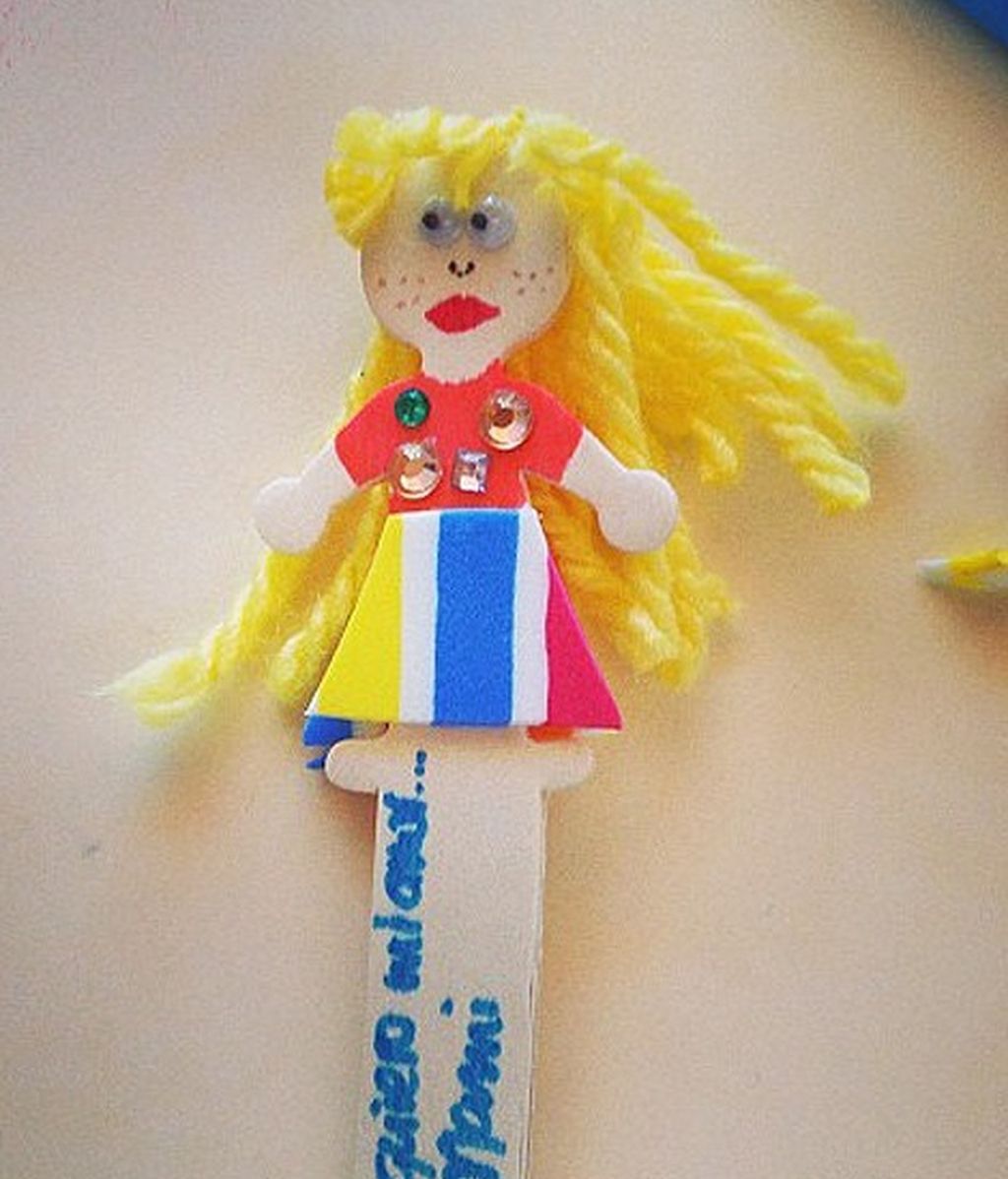 Daniella le regaló a su mamá uno de los trabajos manuales que ha hecho este año