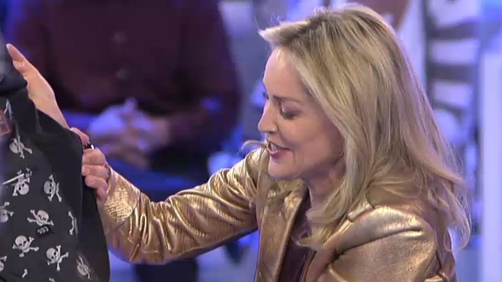 La actriz divierte al público y le emociona con su historia