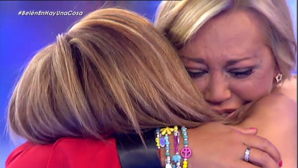 Belén Esteban, emocionada en el plató de 'Hay una cosa...'