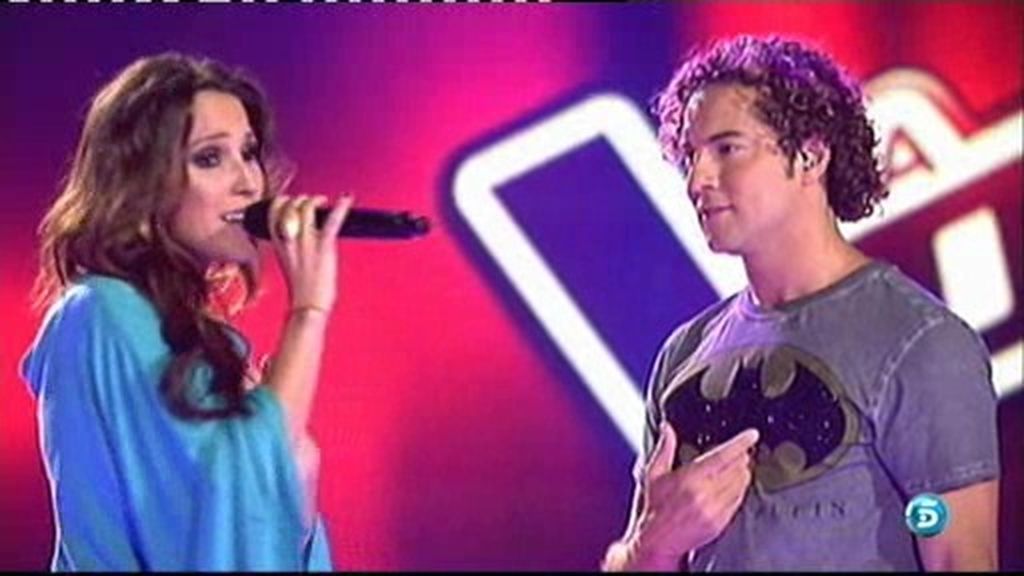 La comentadísima camiseta de Bisbal con el emblema de 'Batman'