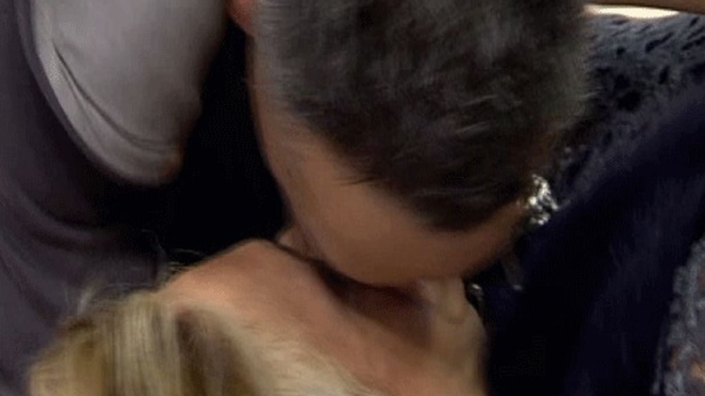 Kiko pilla cacho con Mila, Terelu y Lydia