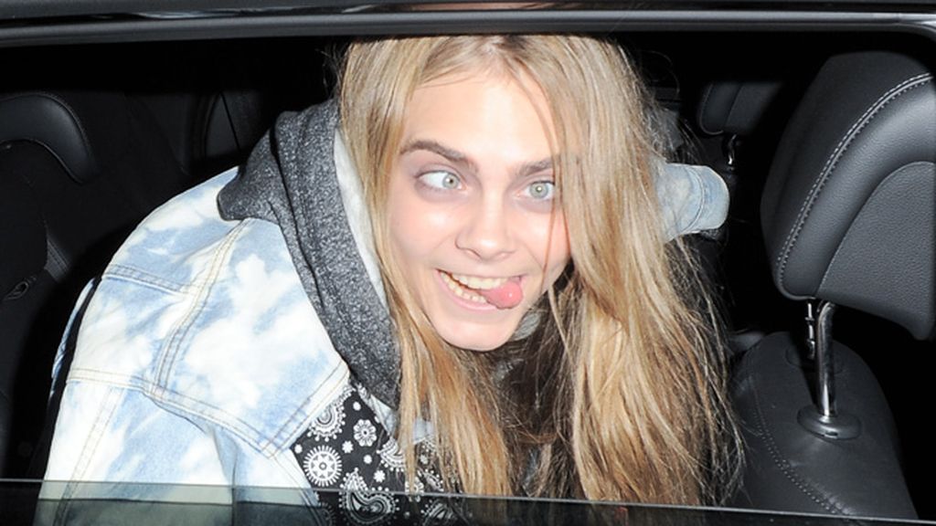 La joven modelo siempre saca su faceta más gamberra ante la prensa