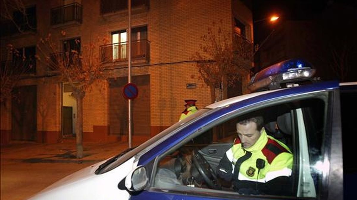 Los Mossos d'Esquadra y la Policía Local de Torrelles de Llobregat (Barcelona) han detenido a un hombre de 40 años acusado del homicidio de su madre en el domicilio que compartían en esta población. EFE/Archivo