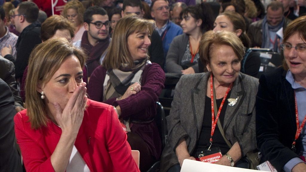 Carma Chacón lanza un beso durante el Congreso