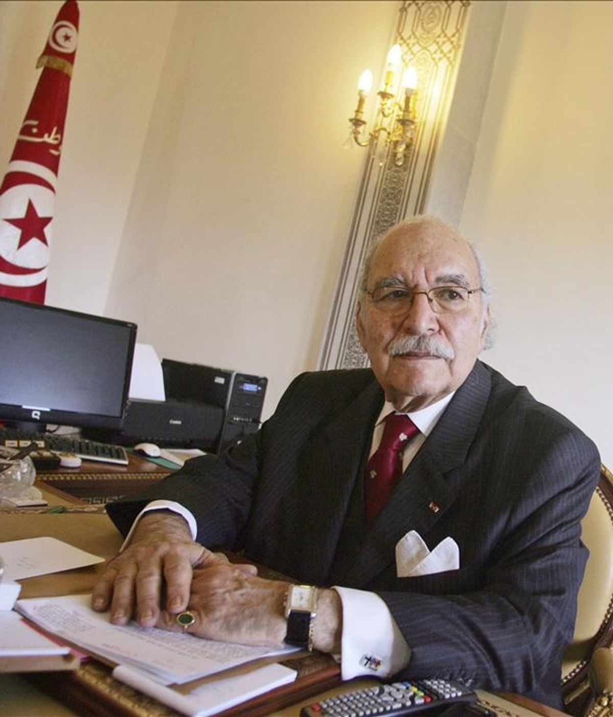 El presidente interino tunecino, Fuad Mebaza. EFE/Archivo