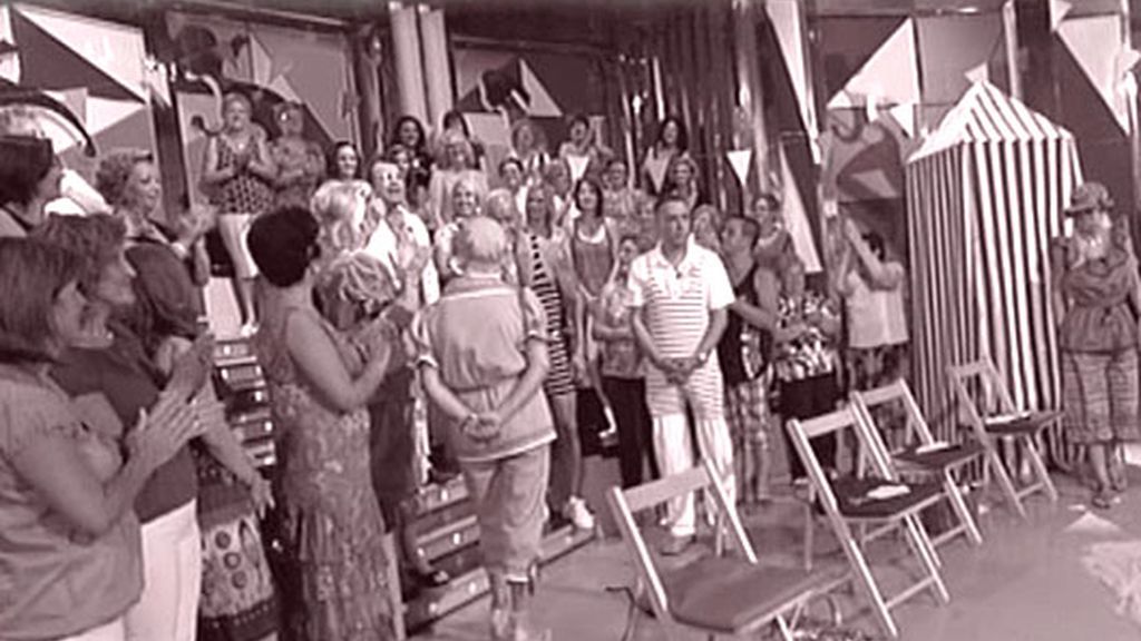 'Sálvame' se viste de playeros vintage