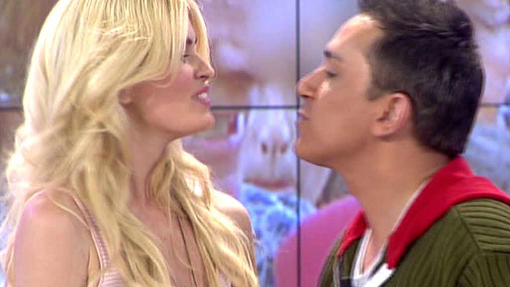 ¡¡¡Adriana y Kiko se besan!!!