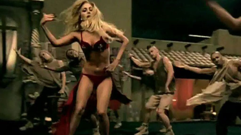 Lady Gaga la lía con su último videoclip