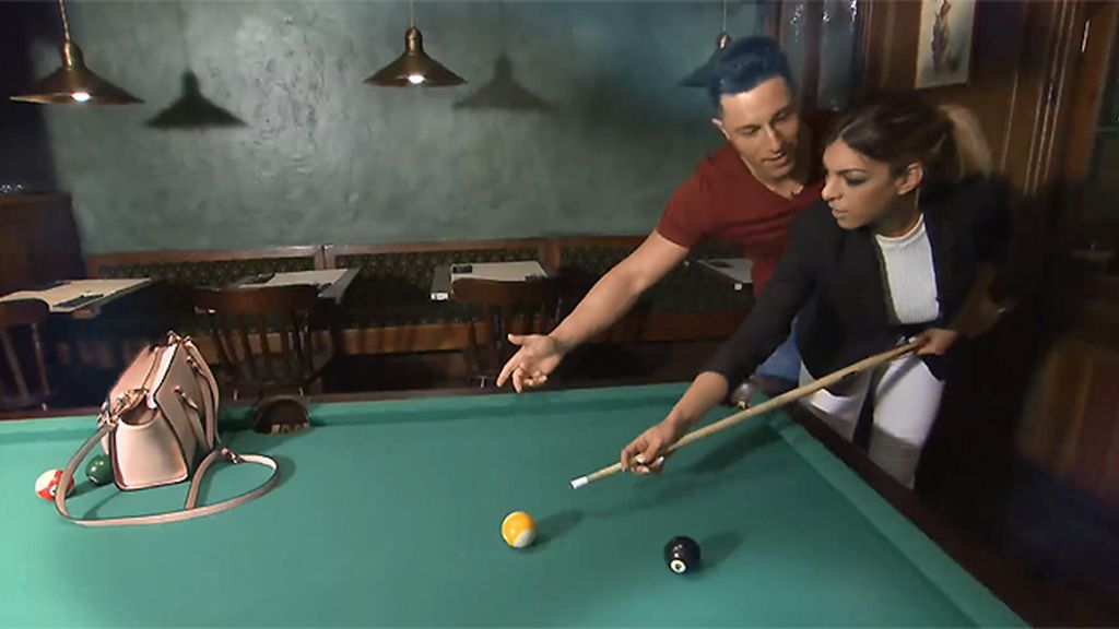 Nunca mires en el bolso de una mujer