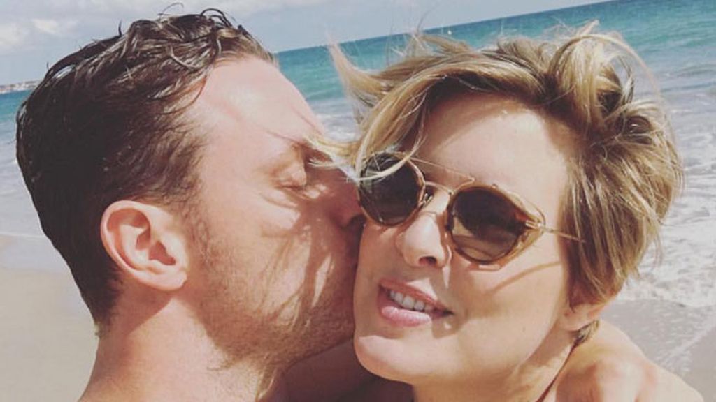 Tania muy orgullosa de sus curvas y de su talla 44