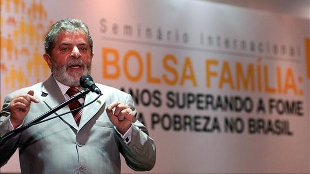 El presidente brasileño, Luiz Inácio Lula da Silva, durante una exposición de su programa Bolsa Familia. EFE/Archivo El presidente brasileño, Luiz Inácio Lula da Silva, durante una exposición de su programa Bolsa Familia. EFE/Archivo
