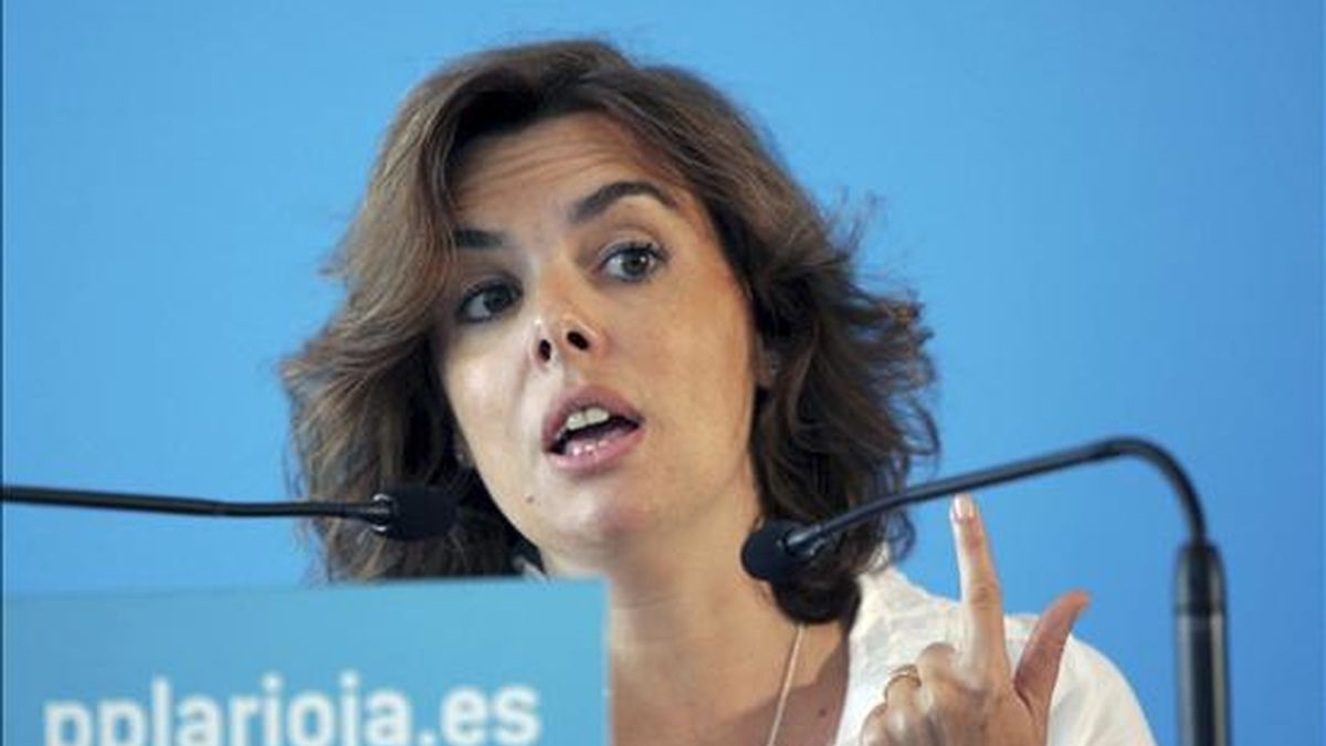 La portavoz del Grupo Popular en el Congreso de los Diputados, Soraya Saénz de Santamaría, durante su participación hoy, en la Junta Directiva Regional del PP de La Rioja. EFE