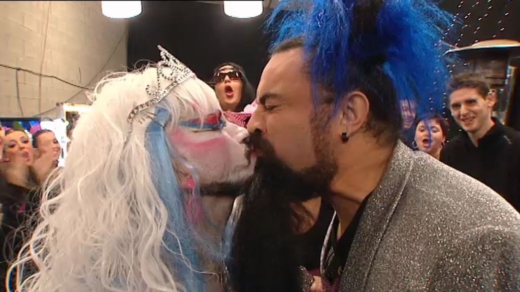 El bodorrio entre 'El Sevilla' y Lola Power