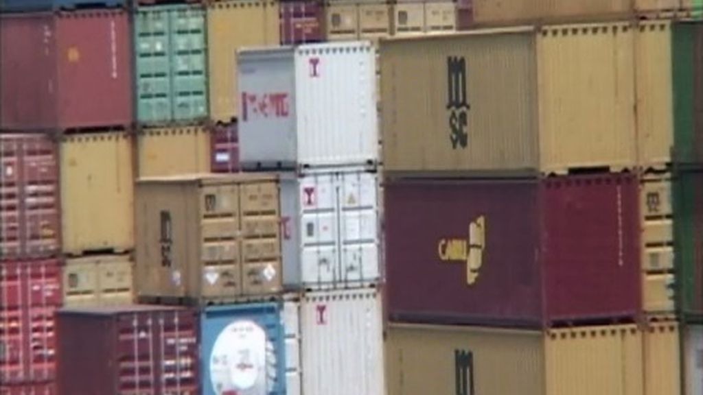 Toneladas y toneladas de productos se encuentran en los puertos