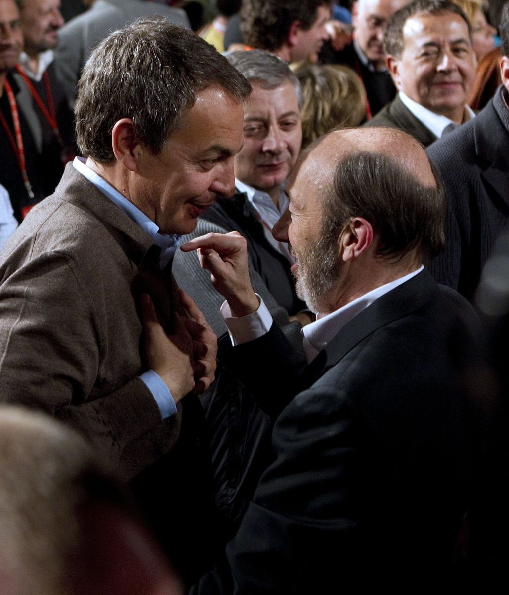 José Luis Rodriguez Zapatero felicita a Alfredo Pérez Rubalcaba