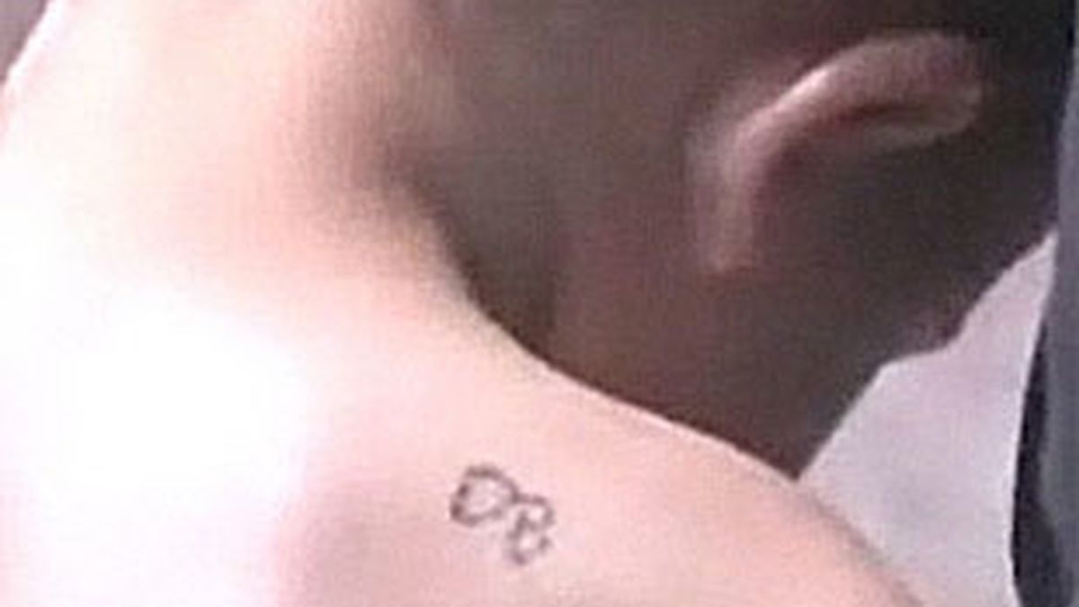 Según los documentos aportados en el juicio, el niño fue tatuado entre enero y mayo de 2009. FOTO: Daily Mail