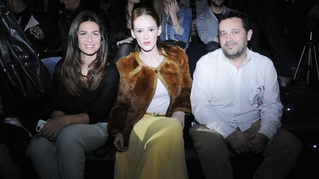 Nuria Roca, Ana Polvorosa y Pepón Nieto en el front row de David Delfín