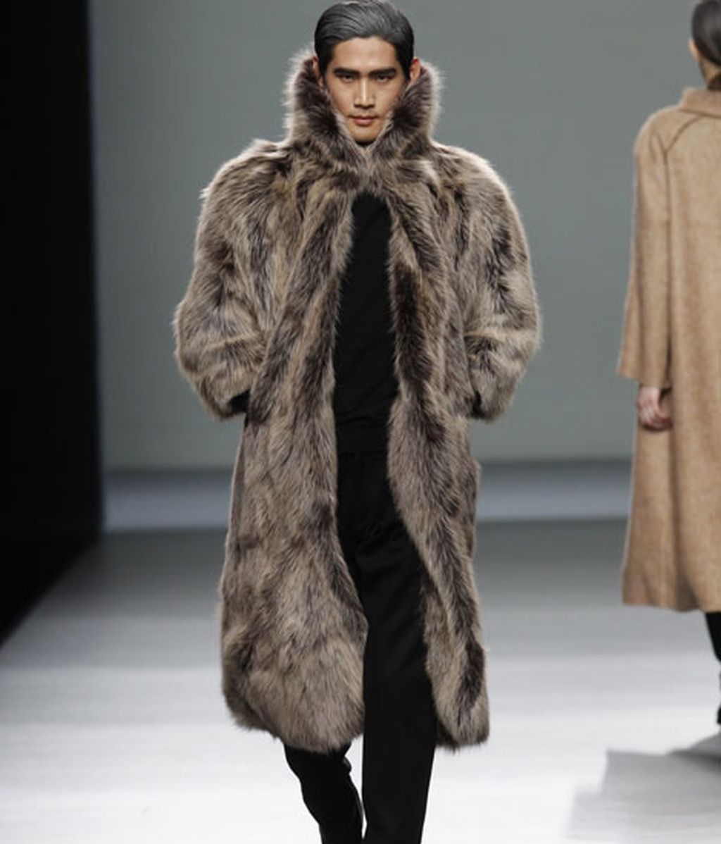 Grandes solapas, lanas, acento en patronajes y tallajes