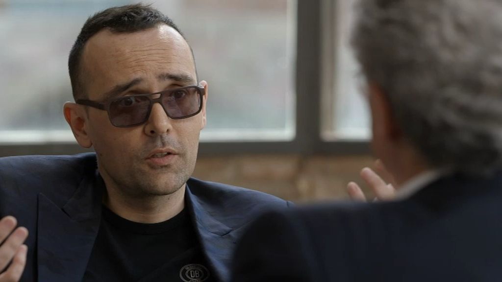 El psiquiatra charla con el publicista