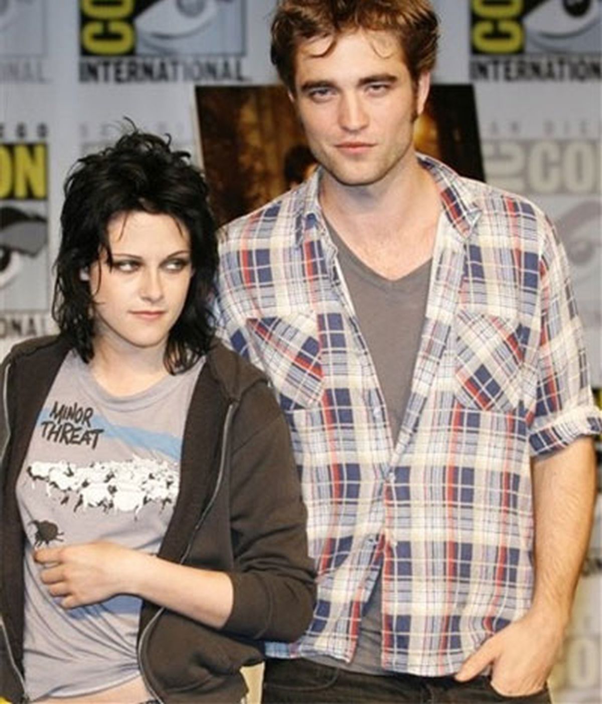 Robert Pattinson y Kirsten Stewart durante la promoción de Luna Nueva. Foto: AP