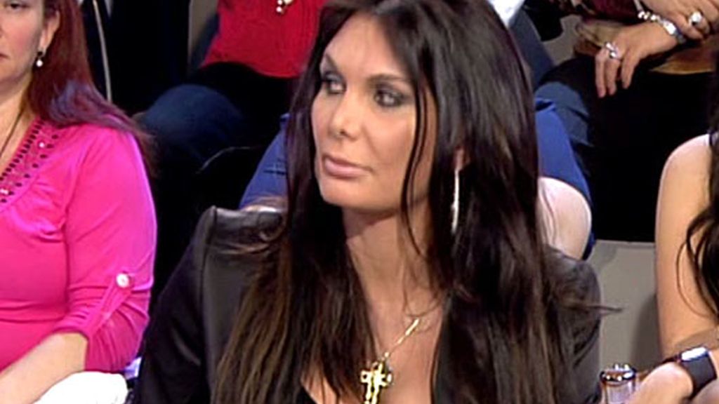 Yola Berrocal y Kiko Hernández bailan juntos un vals