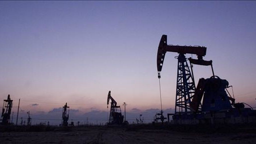 Al finalizar la jornada en la Bolsa Mercantil de Nueva York, los contratos de Petróleo Intermedio de Texas (WTI) para entrega en mayo restaron 2,19 dólares y registraron el mayor descenso en dos semanas. EFE/Archivo Al finalizar la jornada en la Bolsa Mercantil de Nueva York, los contratos de Petróleo Intermedio de Texas (WTI) para entrega en mayo restaron 2,19 dólares y registraron el mayor descenso en dos semanas. EFE/Archivo