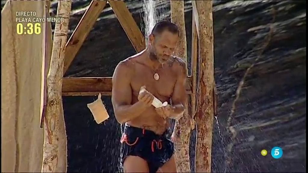 Los novatos ganan una ducha