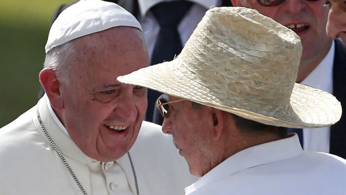 El Papa con Raúl Castro