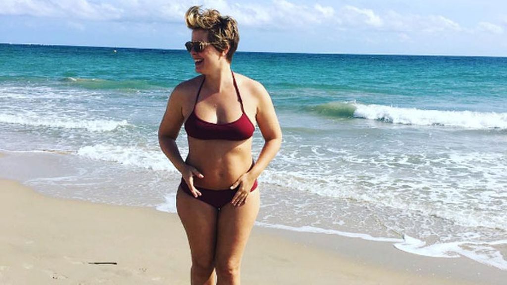 Tania muy orgullosa de sus curvas y de su talla 44