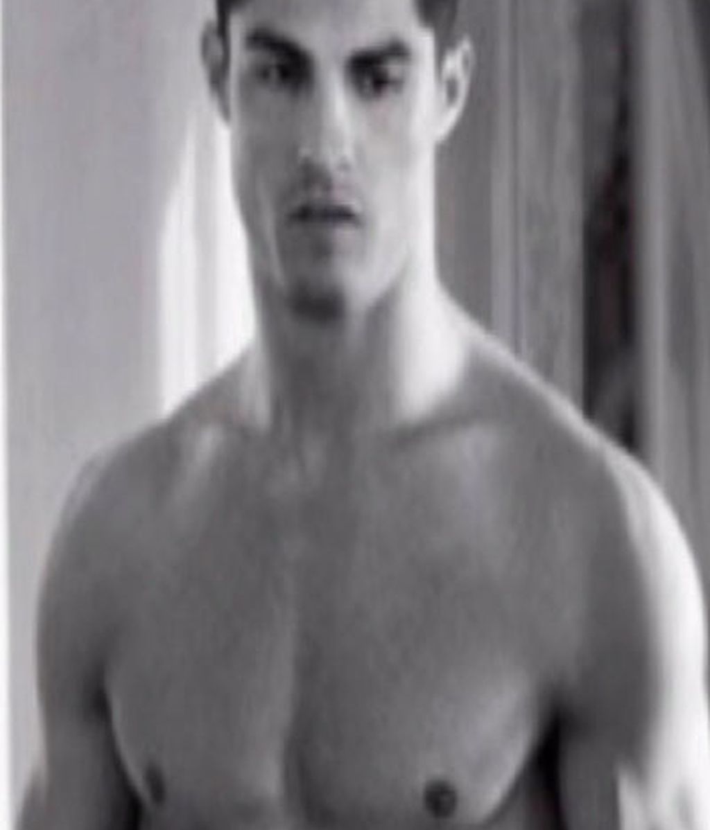 Irina Shayk y Cristiano Ronaldo despiden el año 2010 en ropa interior