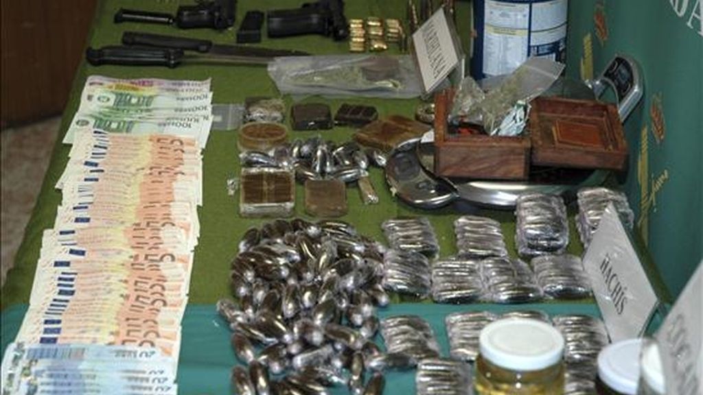 Material incautado por la Guardia Civil en la operación "Boquillas", llevada a cabo en Guadalajara, en la que 29 personas han sido detenidas presuntamente implicadas en una red dedicada a introducir cocaína en España y distribuirla por Guadalajara, Madrid y Barcelona. EFE Material incautado por la Guardia Civil en la operación "Boquillas", llevada a cabo en Guadalajara, en la que 29 personas han sido detenidas presuntamente implicadas en una red dedicada a introducir cocaína en España y distribuirla por Guadalajara, Madrid y Barcelona. EFE