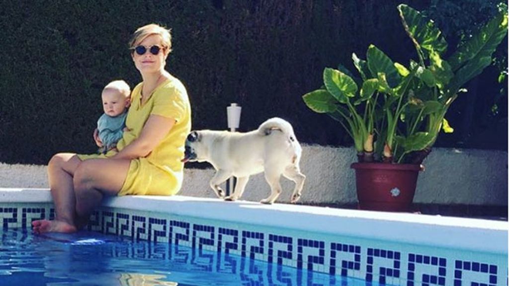 Tania muy orgullosa de sus curvas y de su talla 44