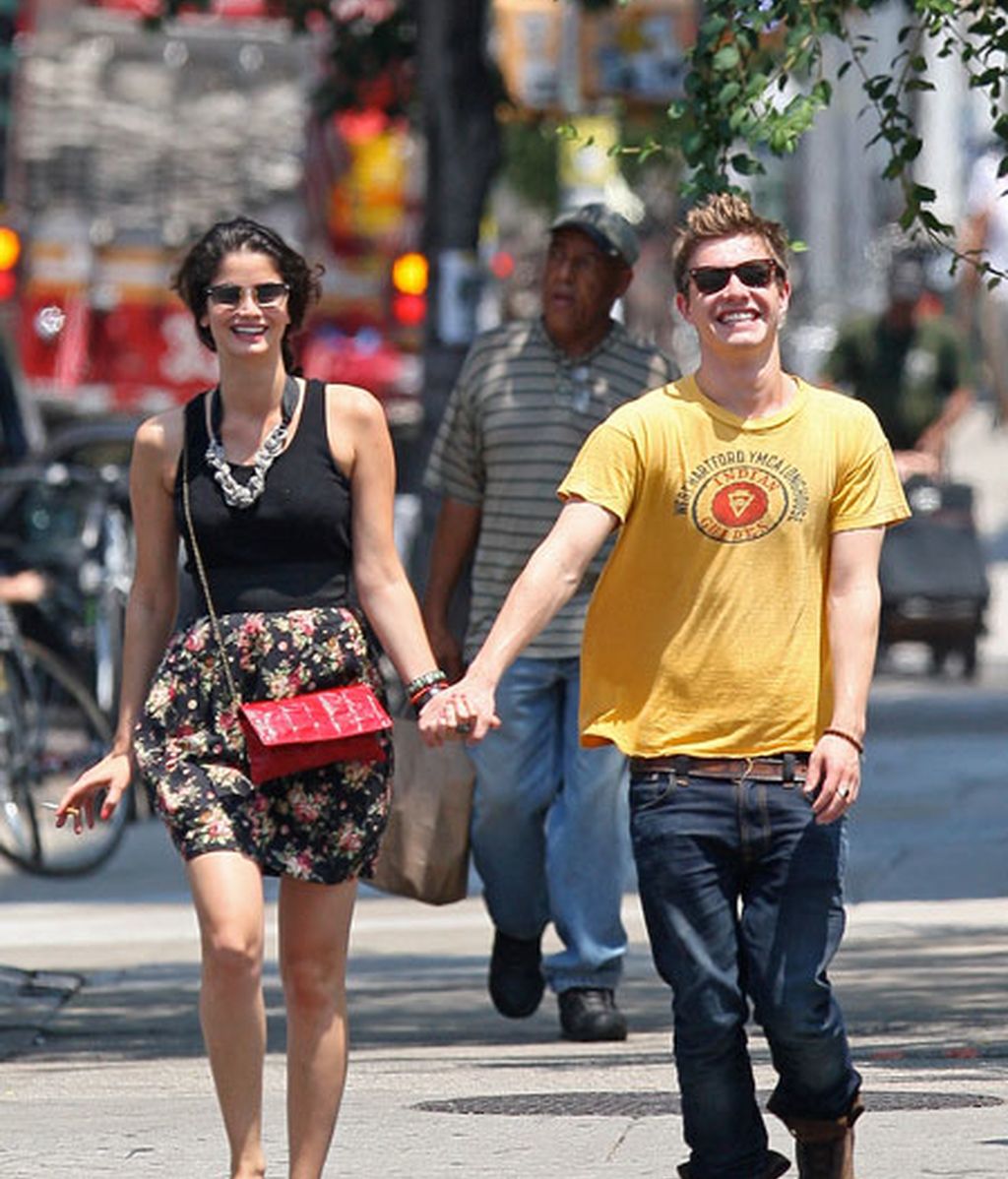 Xavier Samuel, con su novia