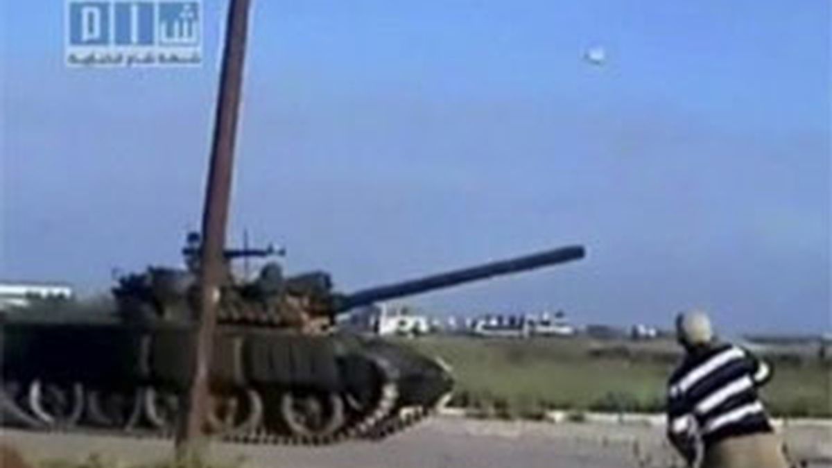 El gobierno sirio ha sacado los tanques a la calle. Vídeo: Informativos Telecinco