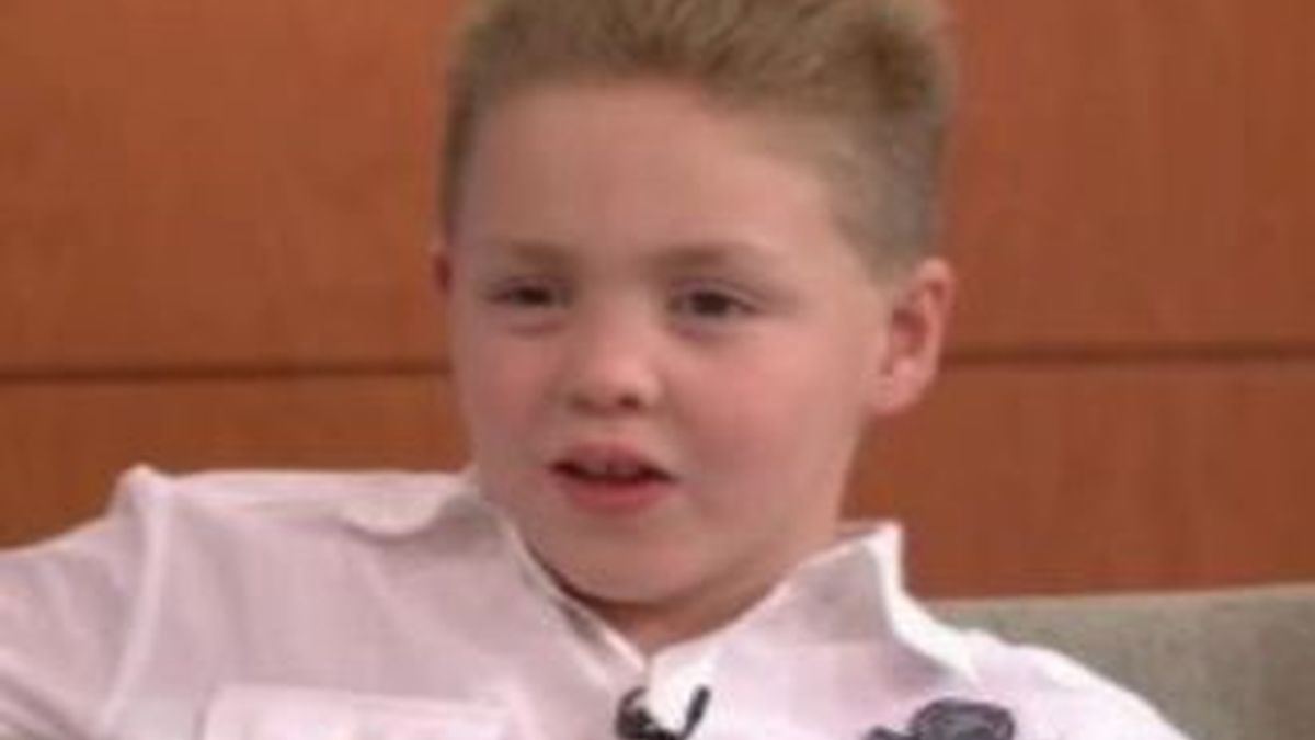 Aidan Elliott de ocho años fue rociado dos veces con un spray irritante por un policía de Denver. En una entrevista en la NBC.