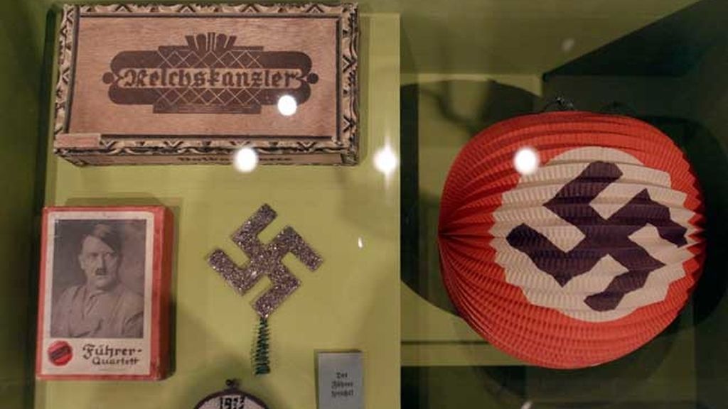 No es una critica explícita a Hitler