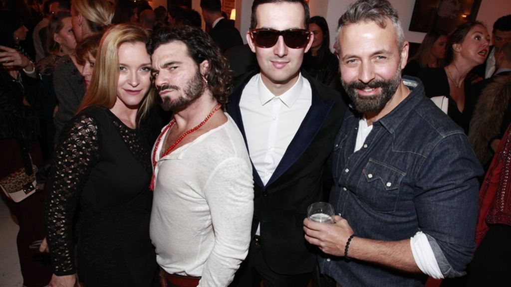 Con María Esteve, Valero Rioja y Pedro Melo. Mi traje es de García Madrid