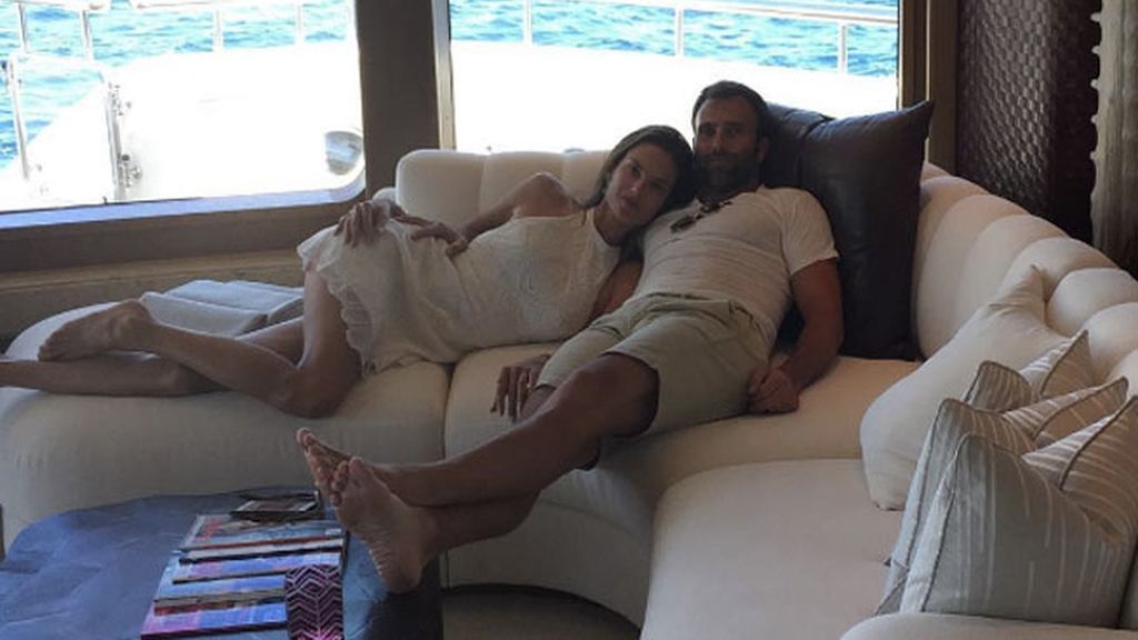 Alessandra Ambrosio, la eterna comprometida de Jamie Mazur