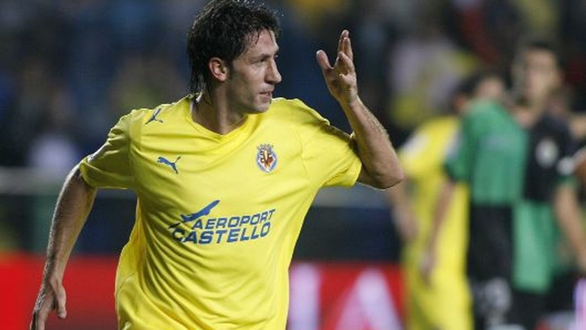 Capdevila celebra un gol con el Villarreal la pasada temporada. FOTO: Reuters.