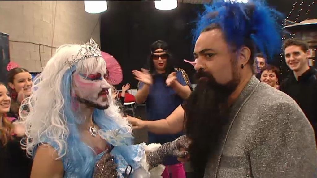 El bodorrio entre 'El Sevilla' y Lola Power