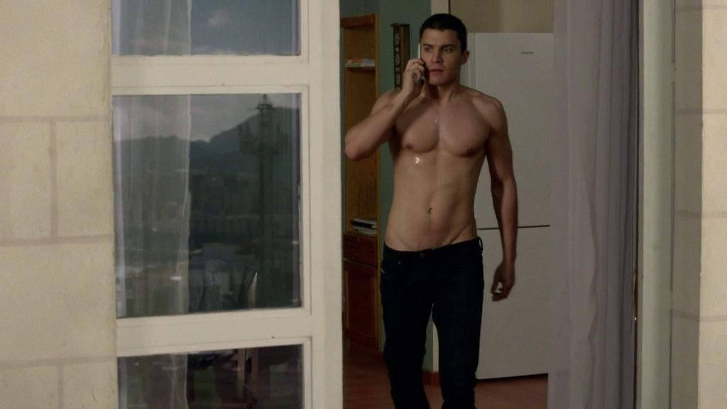 Ambos preparan su huida lejos de Khaled