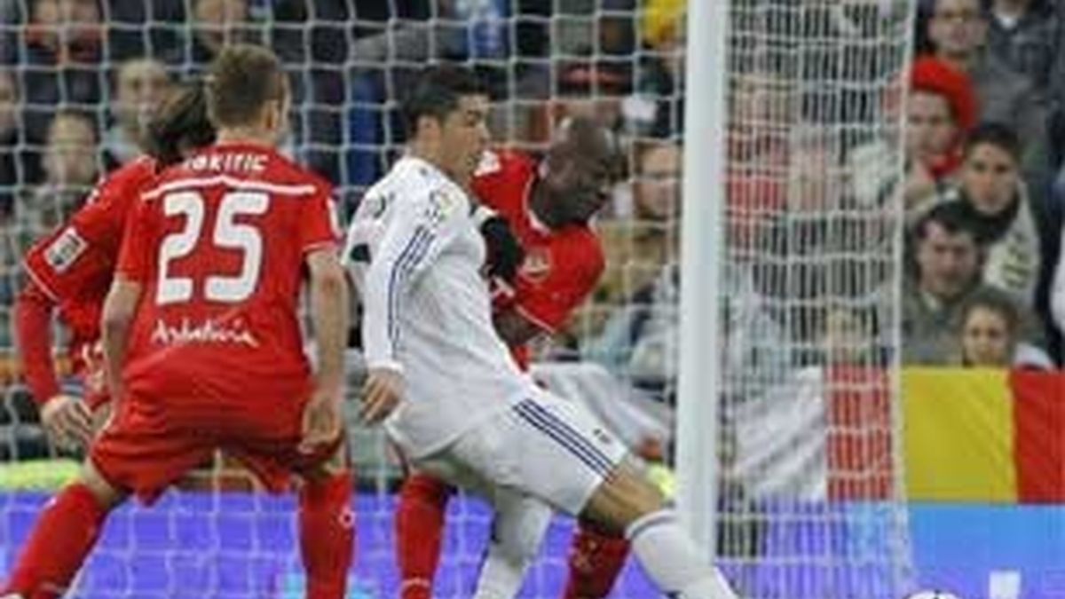 Una de las instantáneas del partido. Foto: EFE Una de las instantáneas del partido. Foto: EFE