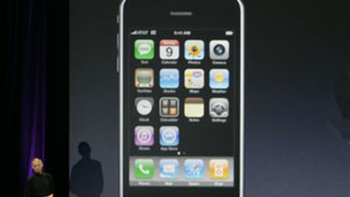 Steve Jobs durante la presentación del nuevo iPhone en San Francisco. Vídeo: Informativos Telecinco.