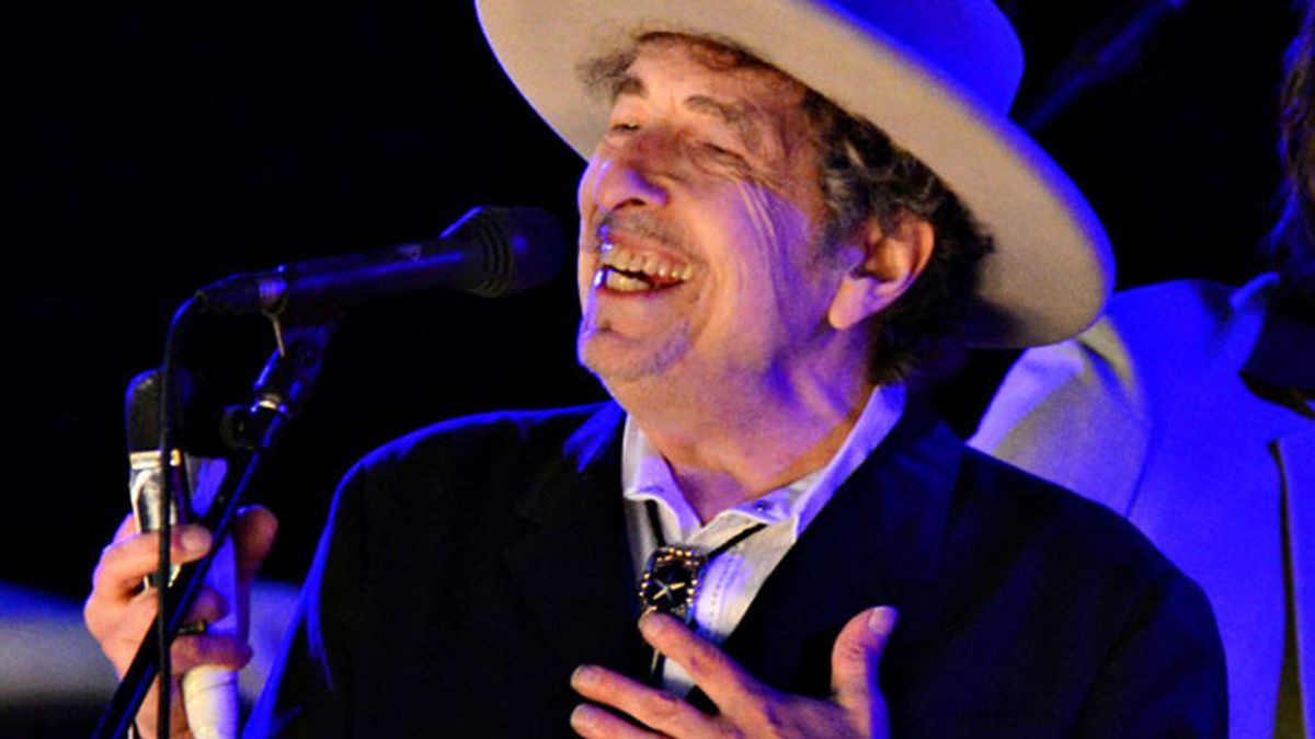 La Academia Sueca no ha podido contactar aún con Bob Dylan tras concederle del Nobel