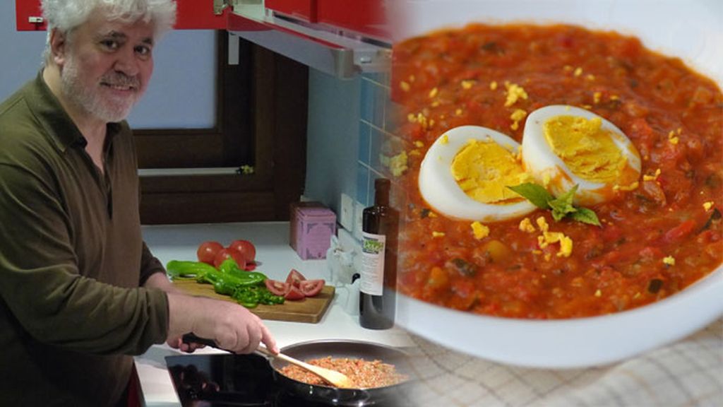 Pedro Almodóvar y su pisto (manchego, claro) con huevos fritos